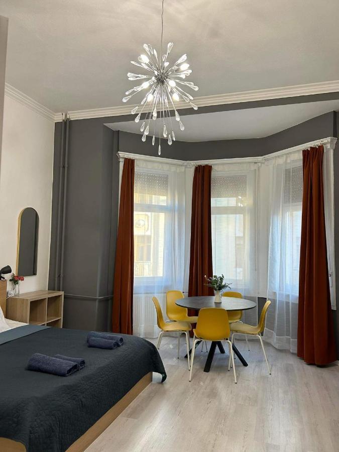 3-br Flat In Jewish Quarter *