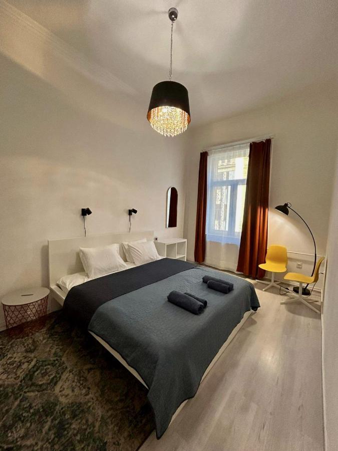 3-br Flat In Jewish Quarter *